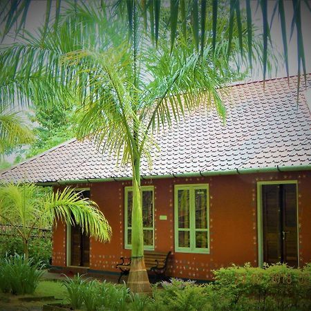 Sunbird Garden Resort Krishnagiri Eksteriør bilde