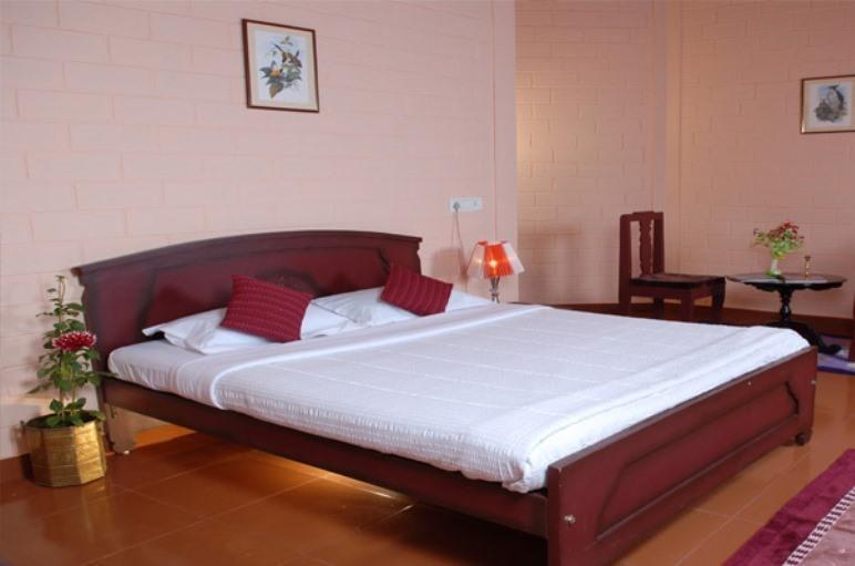 Sunbird Garden Resort Krishnagiri Rom bilde