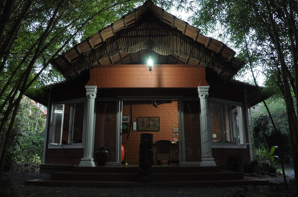 Sunbird Garden Resort Krishnagiri Rom bilde