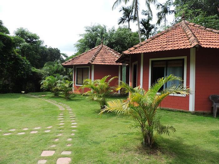 Sunbird Garden Resort Krishnagiri Eksteriør bilde